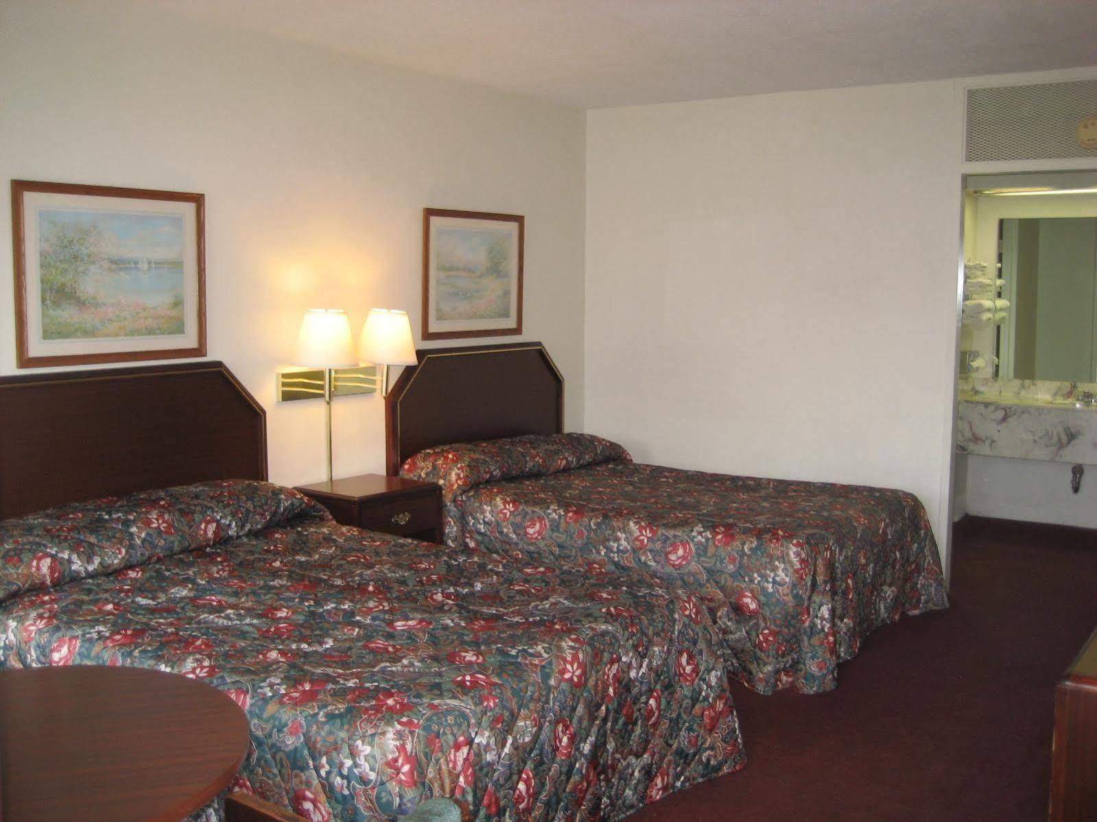 Sands Central Inn הוט ספרינגס מראה חיצוני תמונה